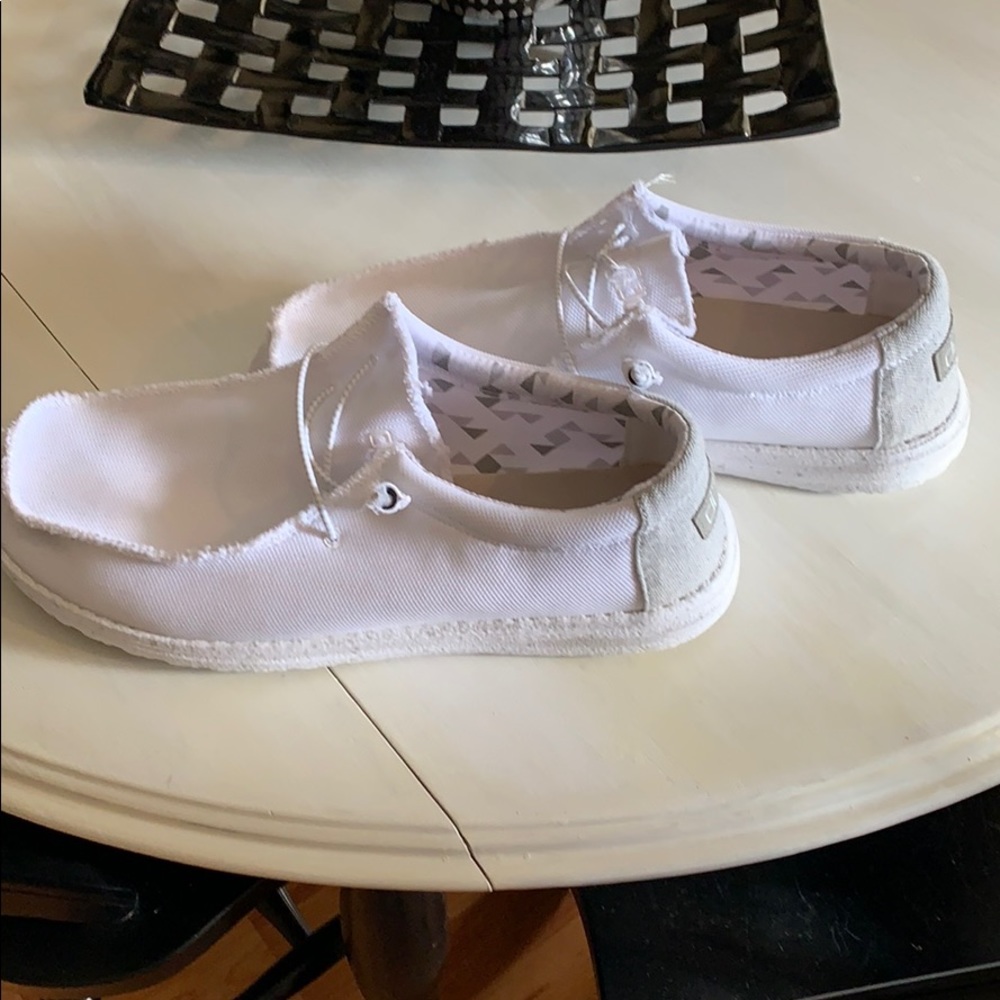 Hey Dude Optic White Size 15’s